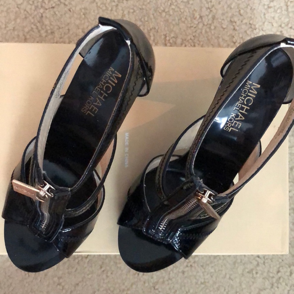 Brand new Michael Kors pumps - Picture 3 of 6